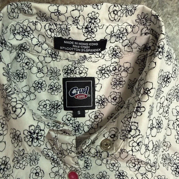 Cruel Girl Black and White Floral Shirt with red snaps size S - Picture 2 of 6